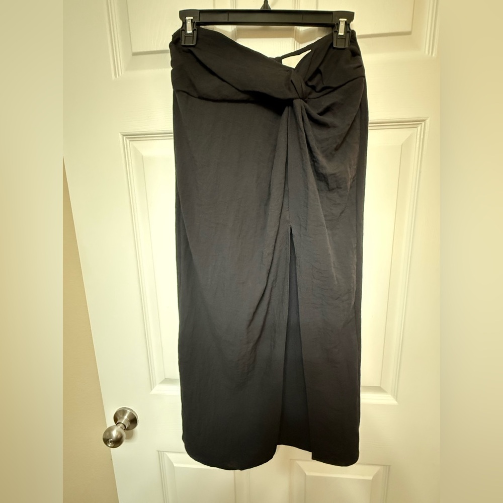H&M Black Maxi Skirt with Knot Detail Ladies 8